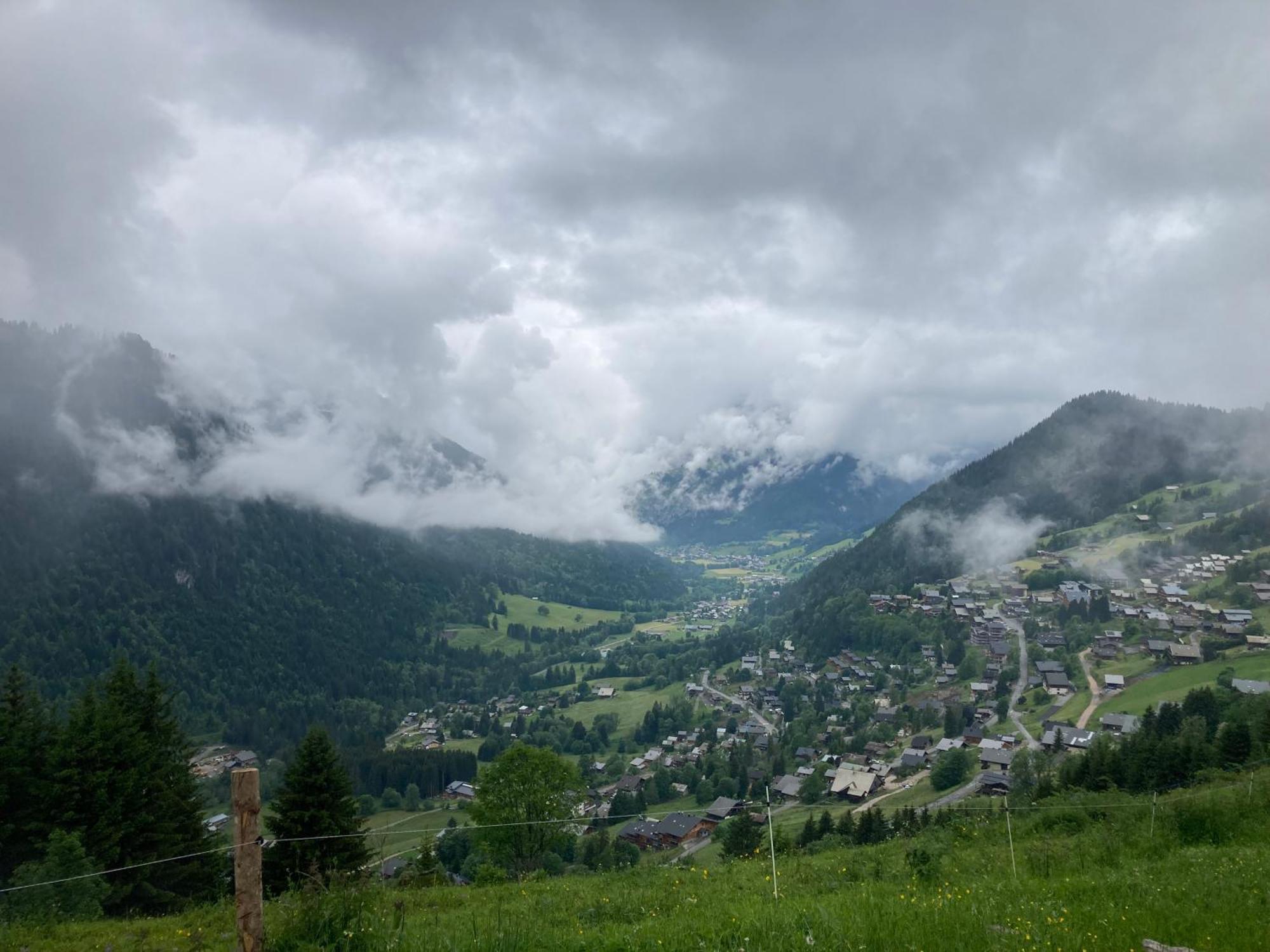 La Dranse, Centre-ville, Parking, Navette Et Vue Montagne Chatel